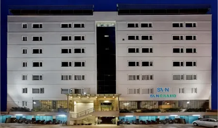 S V N Grand Отели в г. Какинада