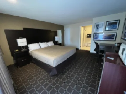 Oregon Trail Inn and Suites