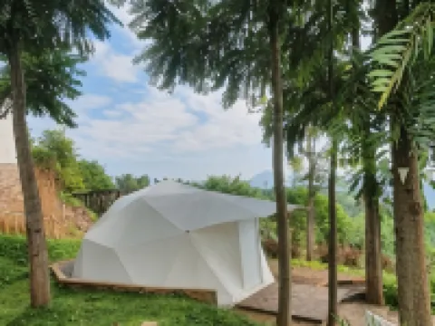 Glamping Taman Love 索良酒店