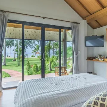 Medee Resort Отели рядом с достопримечательностью «Huang Nam Keaw Waterfall»