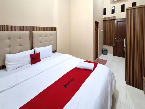 RedDoorz Syariah Near Exit Toll Pekalongan 2 فنادق في Batang