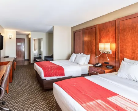 Comfort Suites Hotels in Escanaba