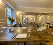 The Red Lion Hotel Hotel di Bourne