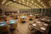 홀리데이 인 익스프레스 마니사-웨스트