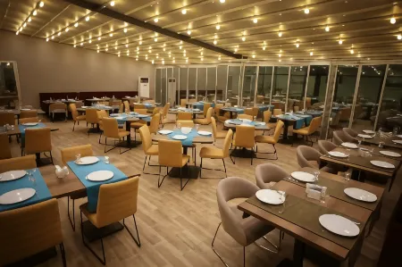 Holiday Inn Express Manisa - West Отели в г. Yunusemre