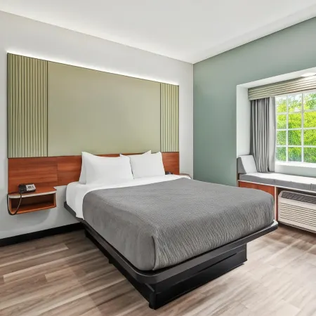 Microtel Inn & Suites by Wyndham Washington/Meadow Lands