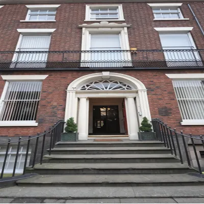 City Studios - Rodney Street Hotel berhampiran Galeri Seni Walker