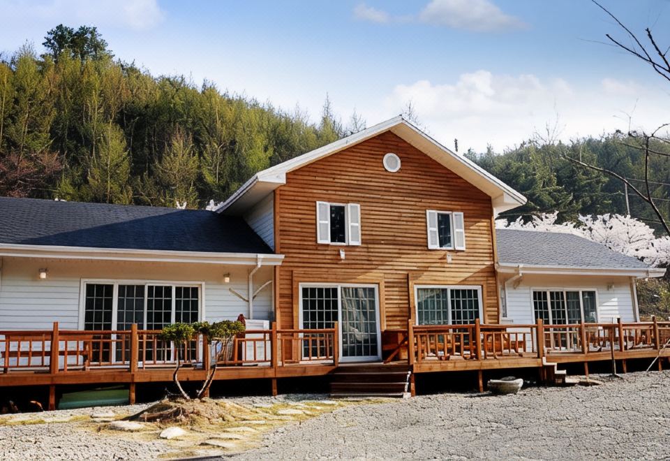 진안 펜션의 평화로운 주변 풍경