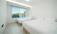 Geoje Island Eon Pool Villa Pension โรงแรมใกล้สวนสนุกเเมงจงจุค