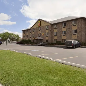 Super 8 by Wyndham Bridgeview/Chicago Area