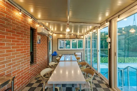 Yeoncheon Bowbow Aegyeon Pension Отели в г. Йончхон