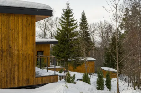 Lesnoy Voskhod Chalet Отели рядом с достопримечательностью «Старый дом»