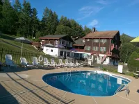 Swiss Chalets Village Inn - Wifi