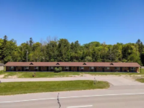 The Inn at Shady Pines Hotels in Moran Township