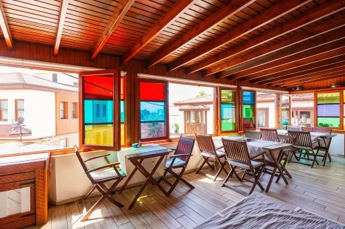 Amazon Petite Palace - Pools