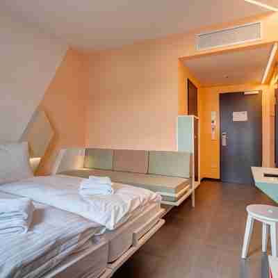 Meininger Hotel Heidelberg Hauptbahnhof Rooms