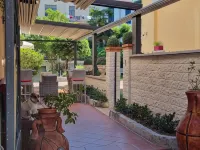 Hotel Charly - parking