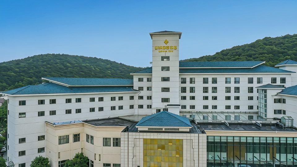 Jinling Lakeview Hotel