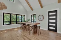 Luxurious Lakefront retreat with own private dock. - 4-Star