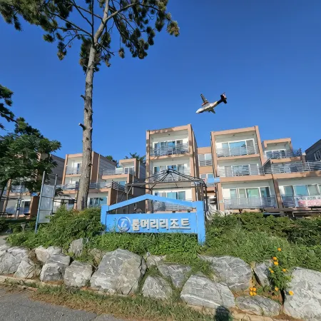Muan Topmeori Resort Отели в г. Муана
