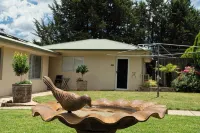 Studio at Beechworth next to the forest. Pet friendly but please let us know. . - 3-Star