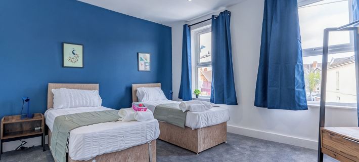 Charming 3BR house in folkestone walkable to the beach and close to eurotunnel Hotel a Folkestone