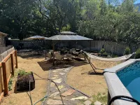 Guest House In the Upper Rattlesnake - Pools