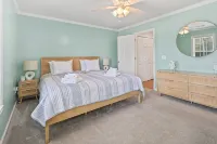 Private Saltwater Pool, No Stairs, Sleeps 8, Bunk Bed, Games, Gym, Near Beaches! - Wifi