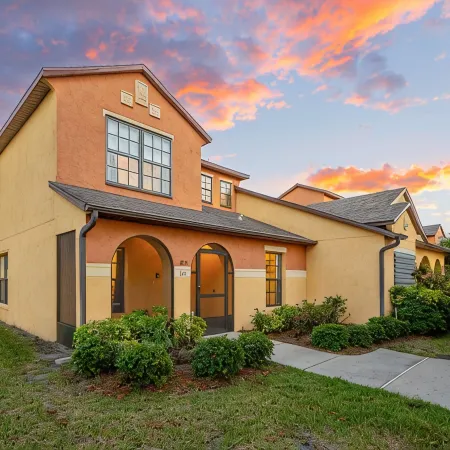 3-Bed with pool - Close to beach