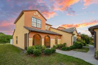 3-Bed with pool - Close to beach