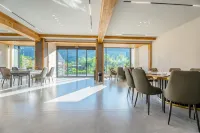 Dragon Pool Inn (Anji Zhangcun Longwang Mountain Gorge Rafting Branch)