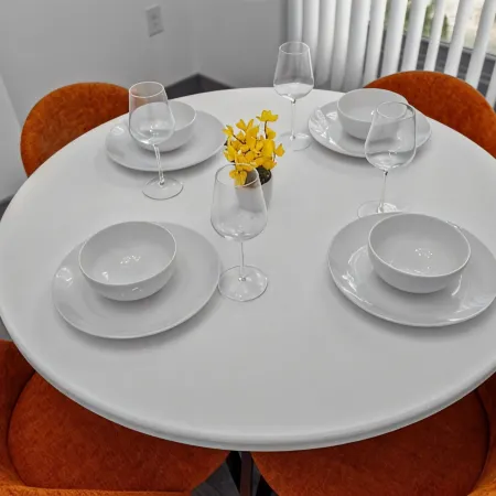 Charming 1-bedroom condo in idyllic Washington~Walk to Waterfront!