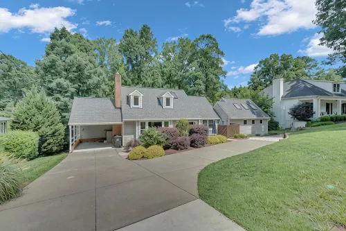 North Hills Home 4 BR/2 BA with attached studio - Bungalows