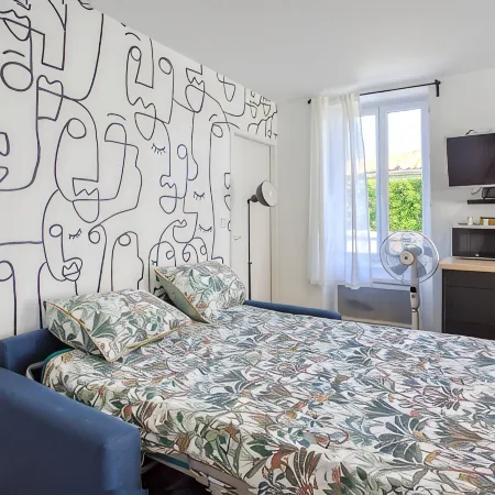 2BR 500sq Comic Spirit comfy feel like home
