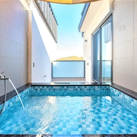 Geoje Island Eon Pool Villa Pension Отели рядом с достопримечательностью «Тематический бамбуковый парк «Мэнджонджук»»