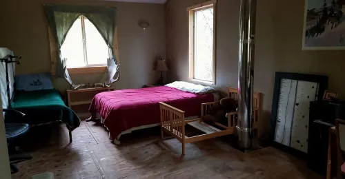 Private house on wooded acreage