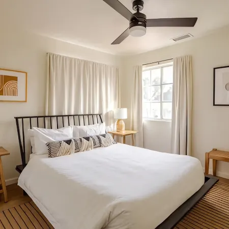 Sahara Solace - 10 mins from Coachella Festival - Heated Pool, Games, & Fun!