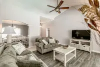 🍹🌞Relaxing Heated Pool!Beautiful Patio,Pet Friendly,Fenced Area, Near Beaches!
