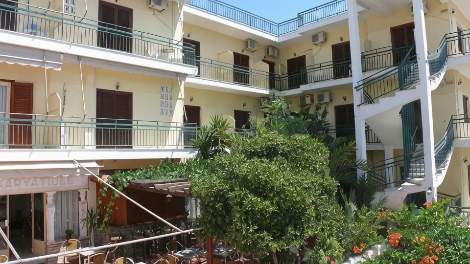 Hotel Karyatides