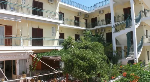 Hotel Karyatides