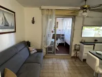 Air-conditioned studio near Les Bonnettes & Monaco beaches