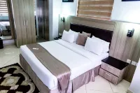 De Grandeur Tower Apartment - Gym