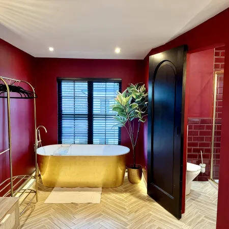 Boutique Studio Gold Bath In The Jewellery Quarter BHM