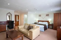 Beaufort Park Hotel - bar