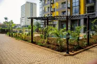 Family Friendly Loft near Yaya | Heated Pool + Gym - جديد