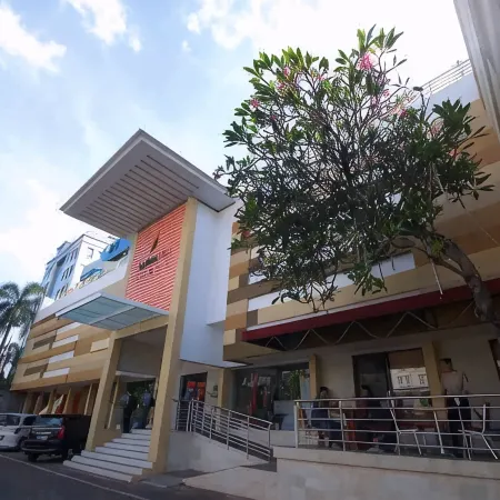 Sofyan Inn Tebet Family Friendly Hotel Отели рядом с достопримечательностью «Торговый центр Kota Kasablanka»