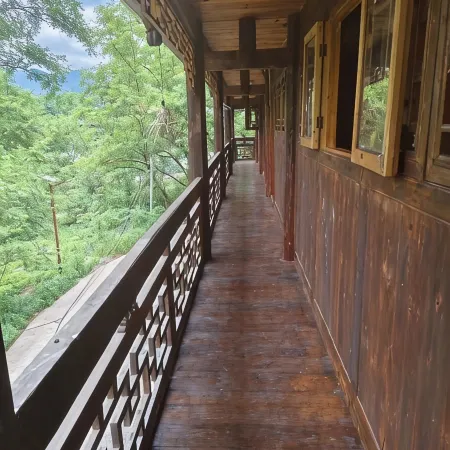 Longshan Fengyuqiao Farmhouse