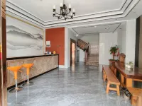 Yikesi Apartment