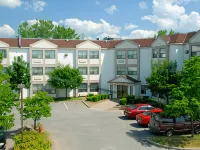 Best Western Plus Rose City Suites Hotele w: Welland