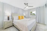 Naples Haven – Walk to Beach & 5th Ave - Condos